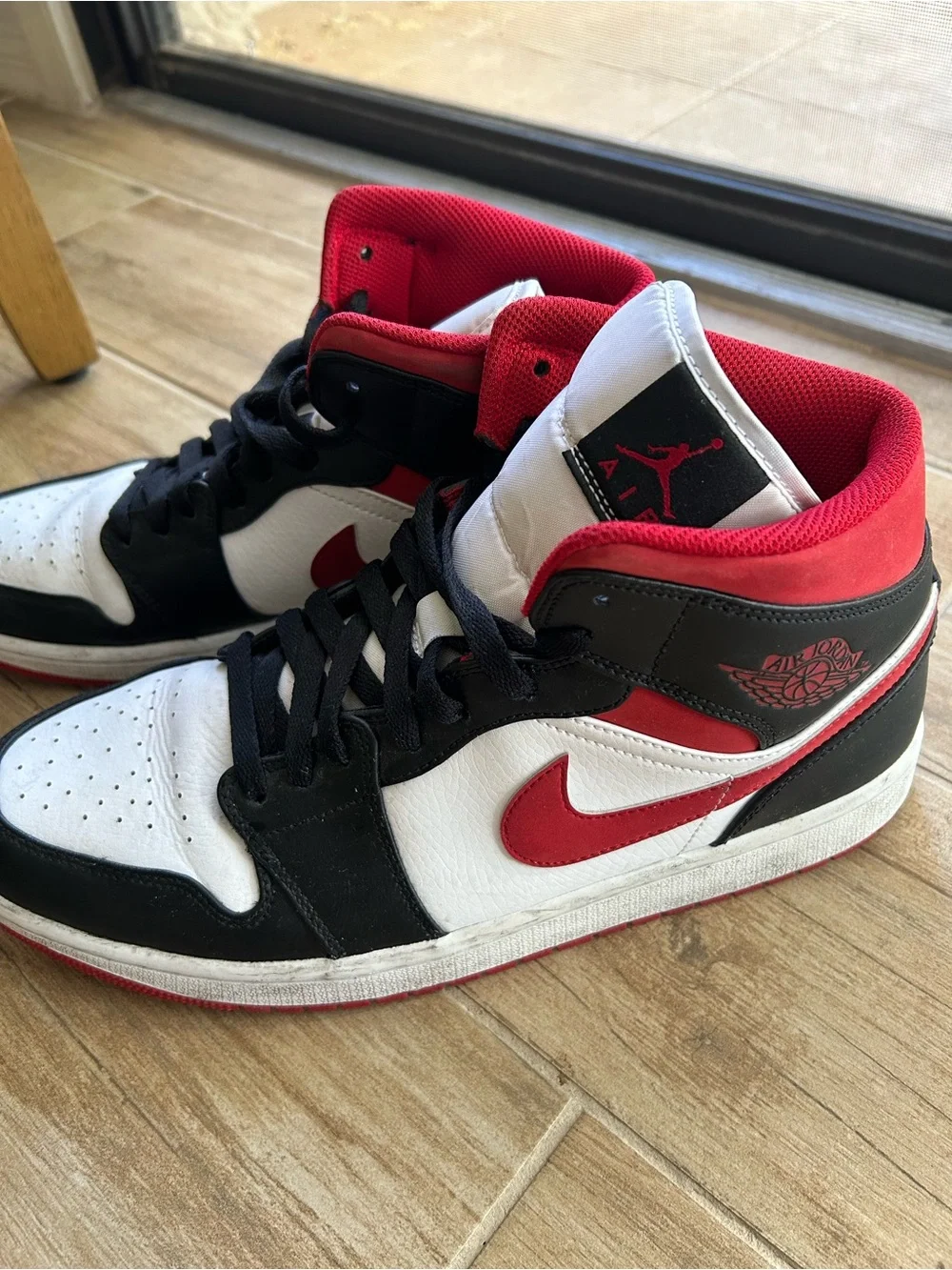 Air Jordan 1 Mid